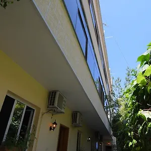 2* Otel Haxhiu
